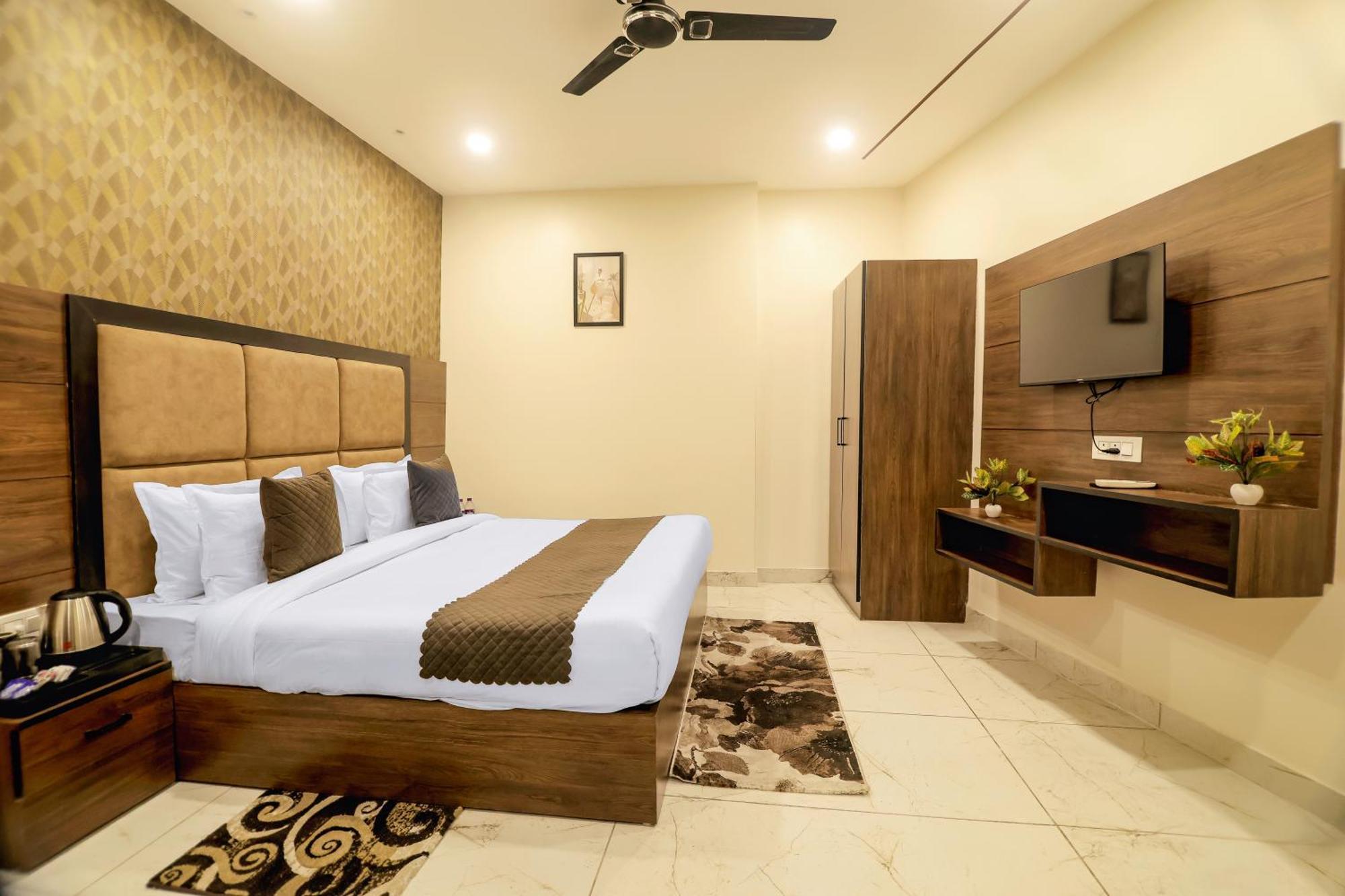 Hotel Hari Dhara, 100 Meters From Har-Ki-Pauri Харидвар Экстерьер фото