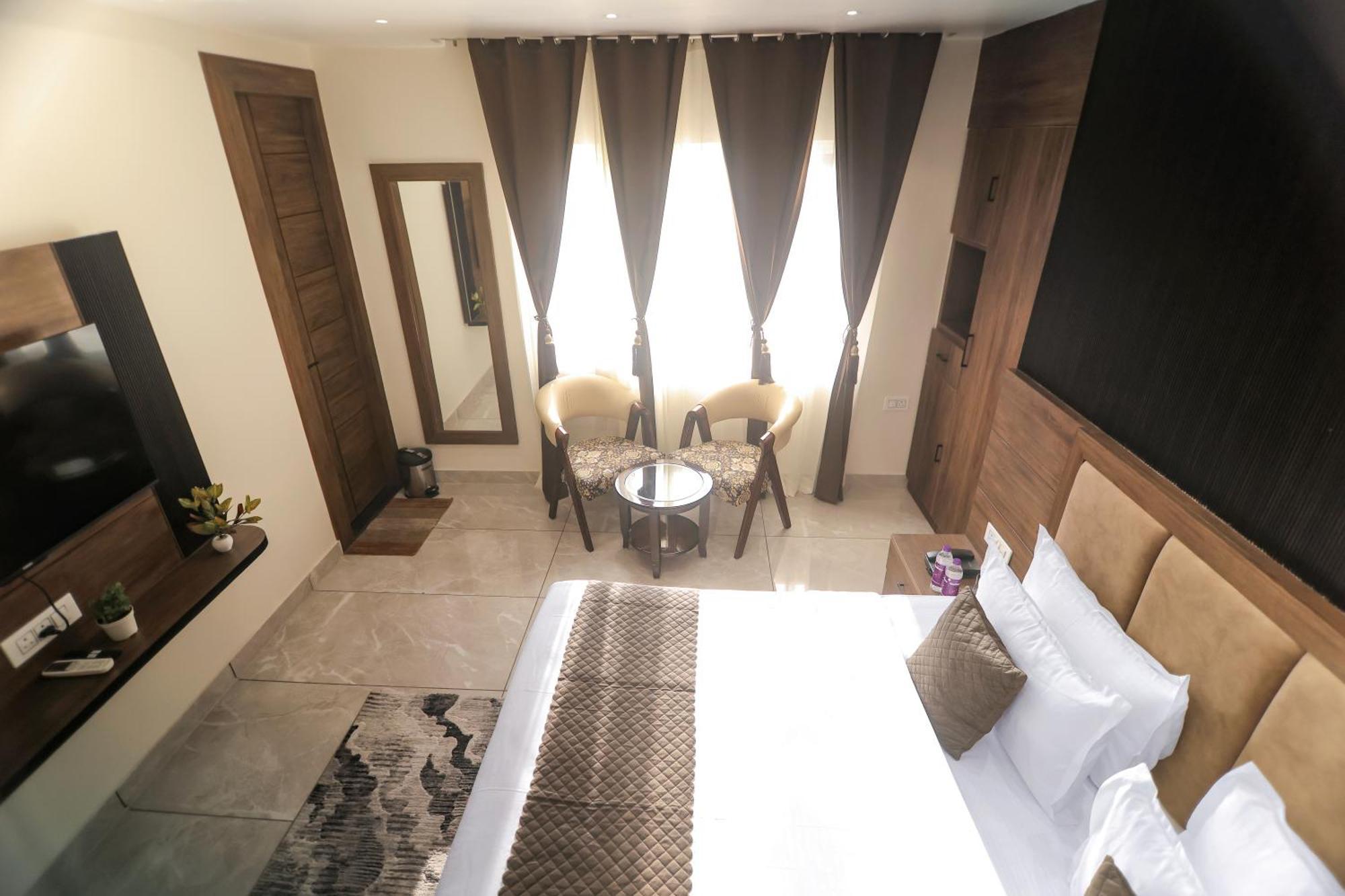 Hotel Hari Dhara, 100 Meters From Har-Ki-Pauri Харидвар Экстерьер фото