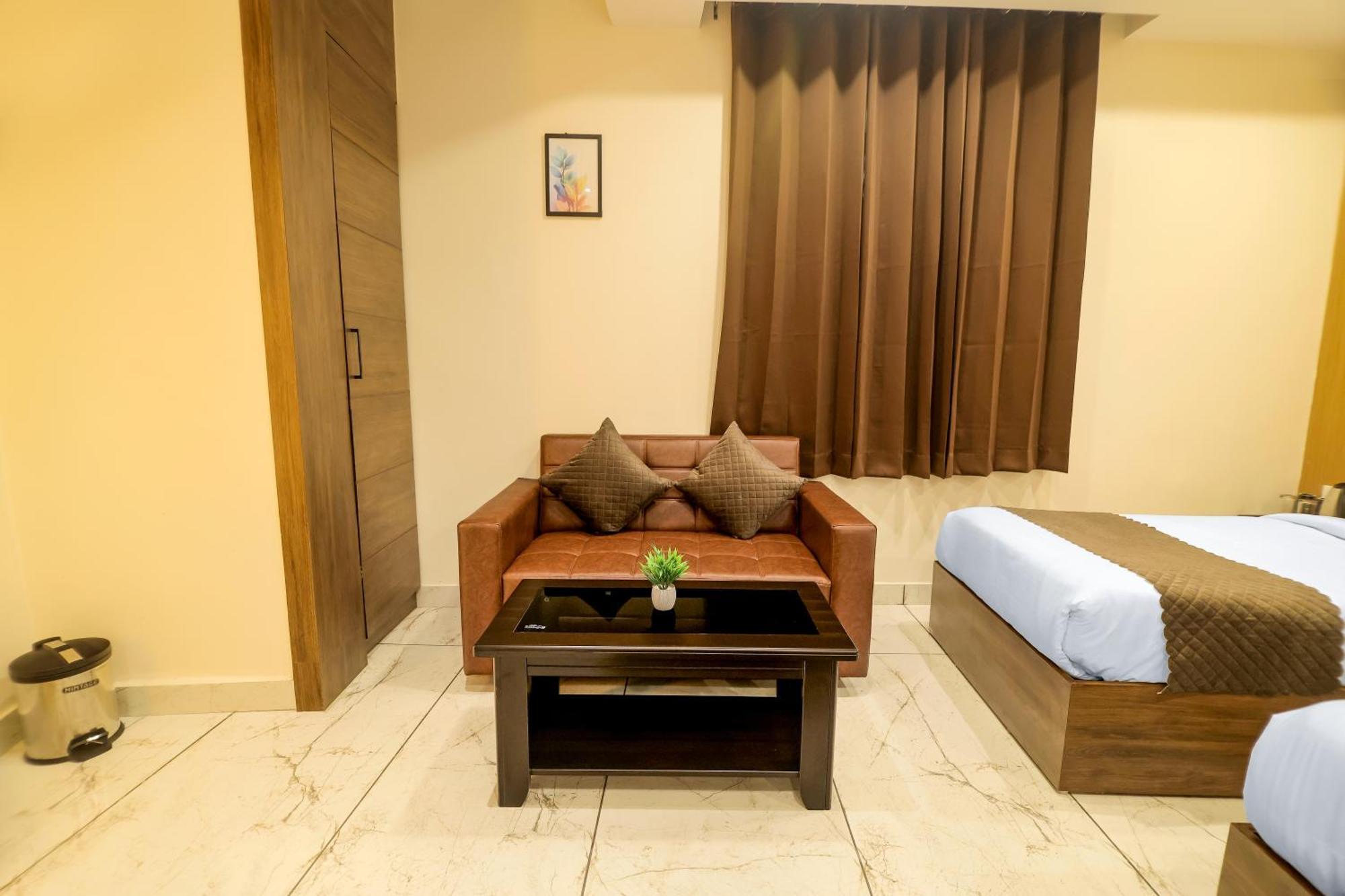 Hotel Hari Dhara, 100 Meters From Har-Ki-Pauri Харидвар Экстерьер фото